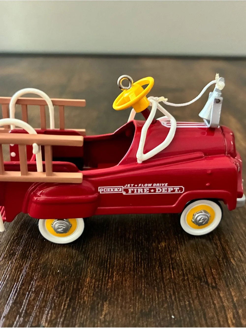 Hallmark 1995 Murray Fire Truck Keepsake Ornament
